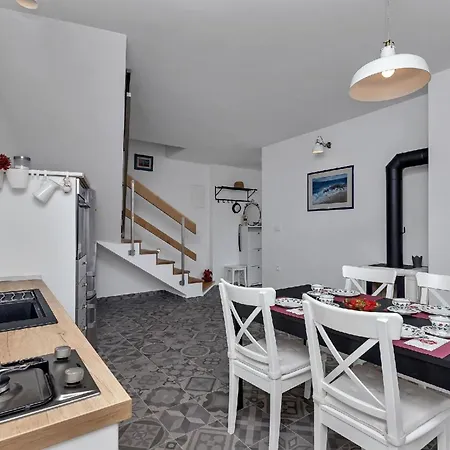 Ruhig Gelegenes Ferienhaus Mit Meerblick Fur 4 Personen *