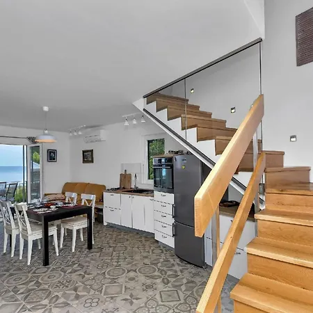 Ruhig Gelegenes Ferienhaus Mit Meerblick Fur 4 Personen