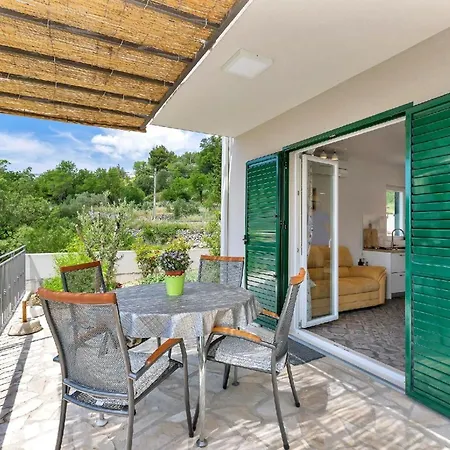 Ruhig Gelegenes Ferienhaus Mit Meerblick Fur 4 Personen * Makarska